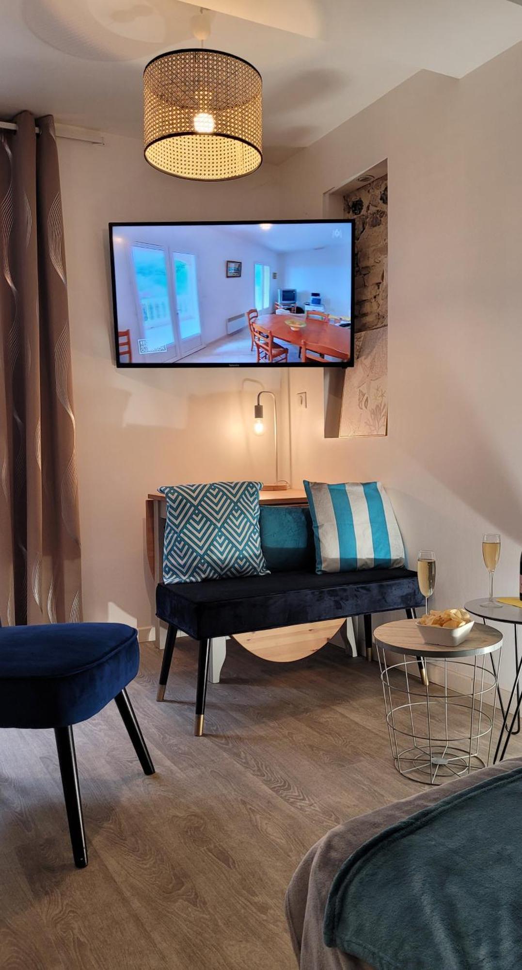 3 Deux , 1 ,l'etablissement La A 2 Pas, Netflix, Lits Faits A Votre Arrivee, Serviettes De Toilette, Menage, Wifi, En Hyper Centre ,plage A 100m, Box A Velos, Paiement 3 Fois Sans Frais, Prix *
